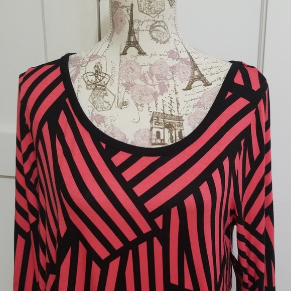 Absolutely Famous Top - Picture 2 of 7